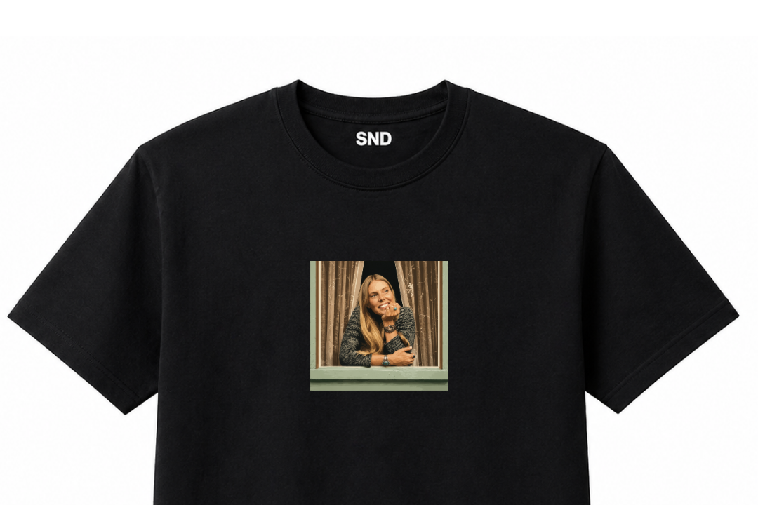 Looking | Joni Mitchell tribute T-Shirt